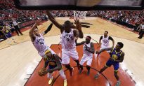 Roaring Raptors’ Fans Go Quiet as Warriors Win Game 5 of the NBA Finals