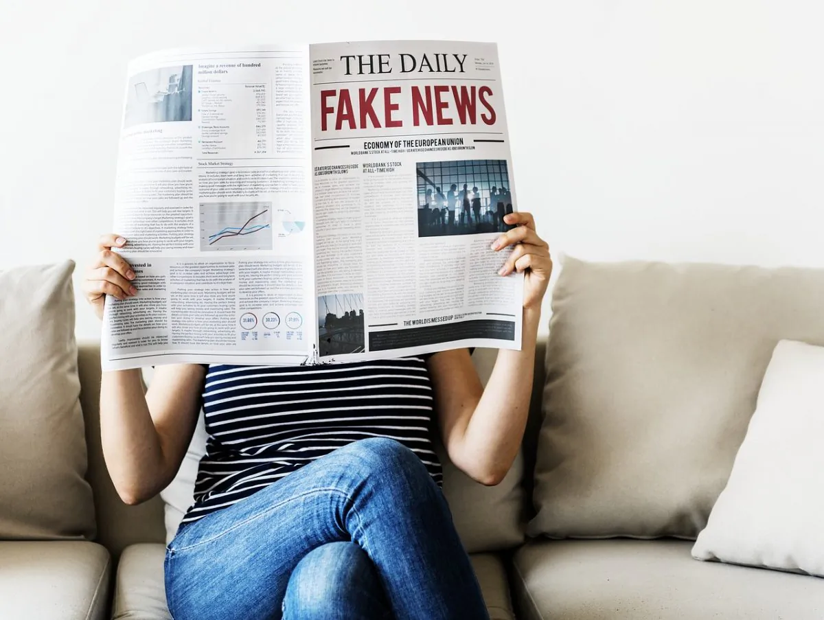 A new global survey suggests distrust of the internet is being fuelled by growing skepticism of social-media services like Facebook and Twitter. (Pixabay)