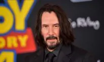 Keanu Reeves Fans Spot ‘Respectful’ Gesture in Photos