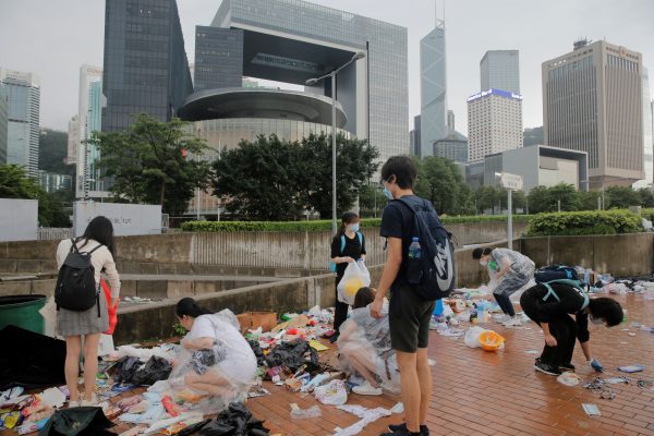 Students cleaning after Hong Kong protest