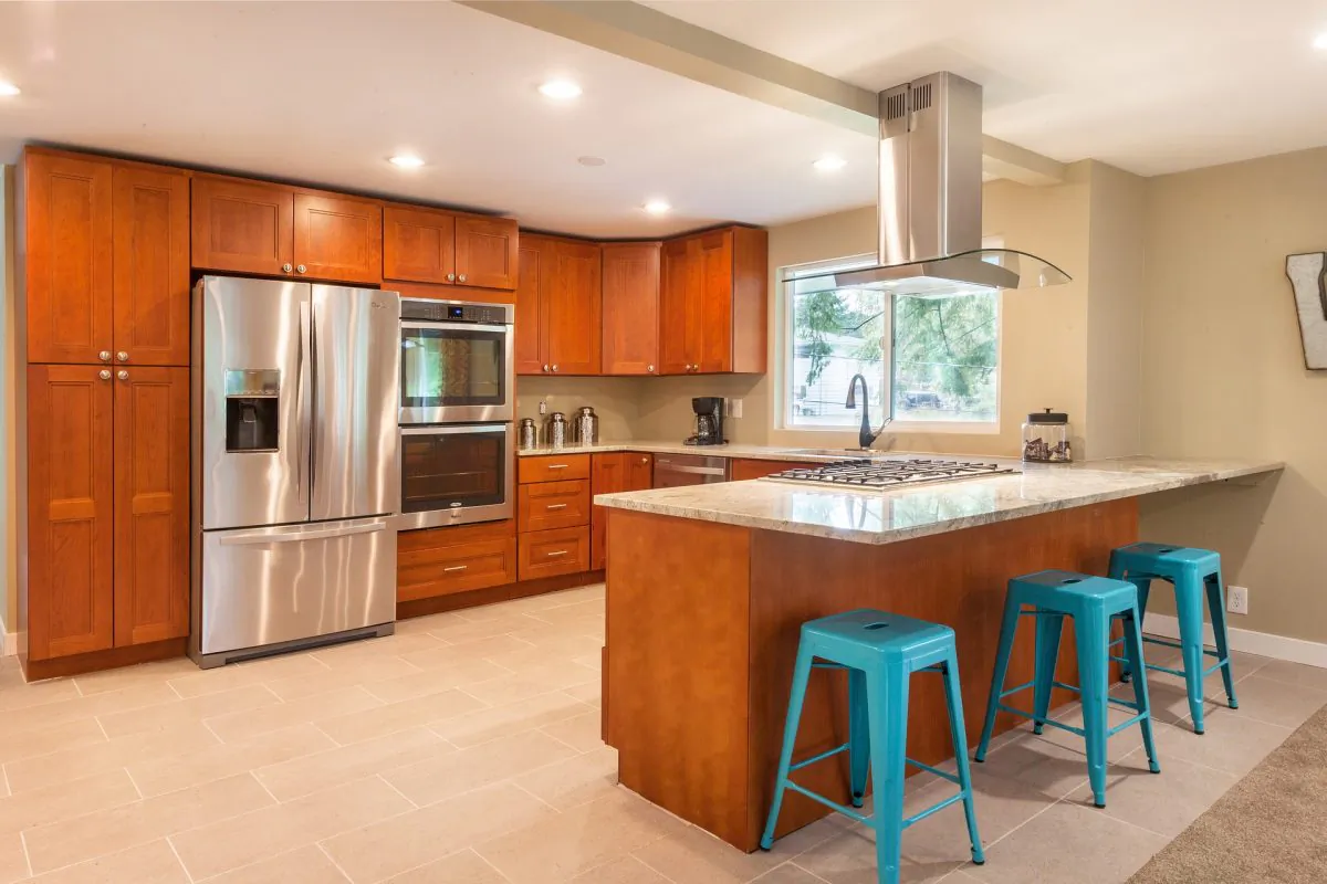 Quartz counters installed in a residential kitchen. (Pixabay / CCO)