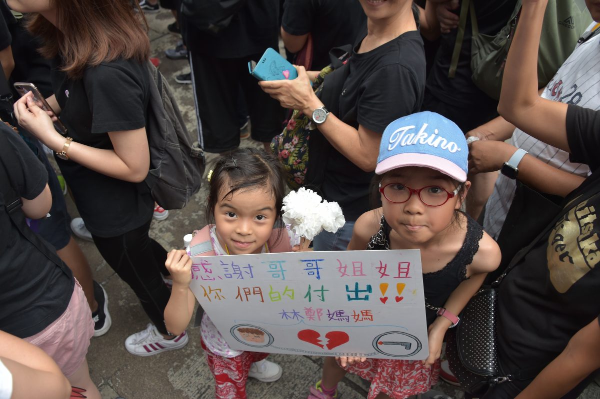 hong kong protest girls