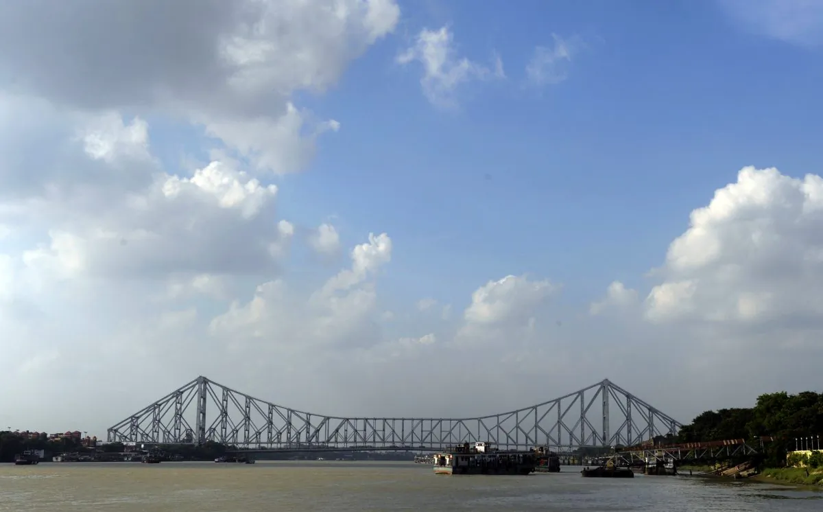 The Howrah Bridge straddles West Bengal's Hooghly River in Kolkata. (Deshakalyan Chowdhury/AFP/Getty Images)