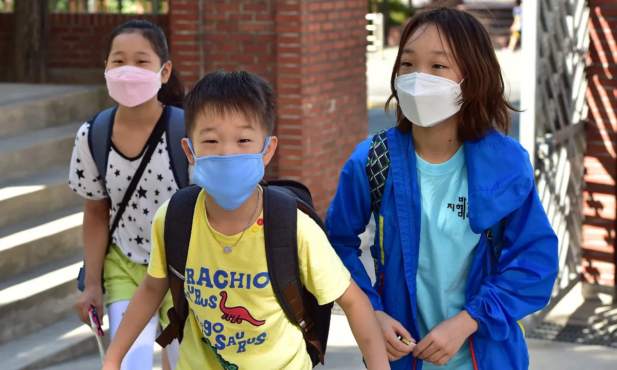 Primary school students. (Jung Yeon-Je/AFP/Getty Images)
