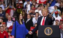 Sarah Sanders Gets Standing Ovation at Trump Rally