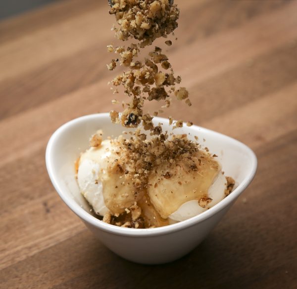 greek yogurt with honey and walnuts