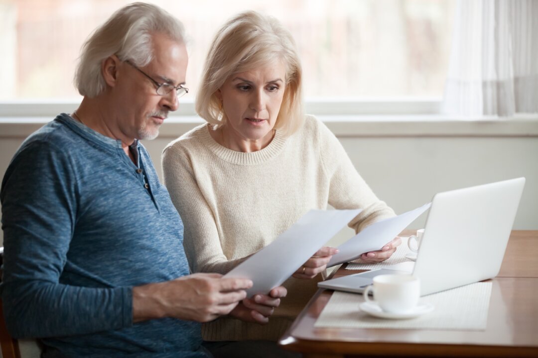 A study found that as beta-amyloid plaque—which is closely associated with Alzheimer's—built up, people became worse with basic financial tasks like calculating an account balance. (fizkes/Shutterstock)