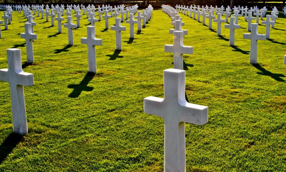 Stock image of a cemetery. (Gisela Fotografie/Pixabay)