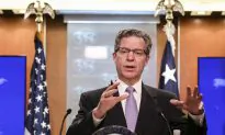 CCP ‘Lacks Confidence in Its Position’: Former Ambassador Brownback