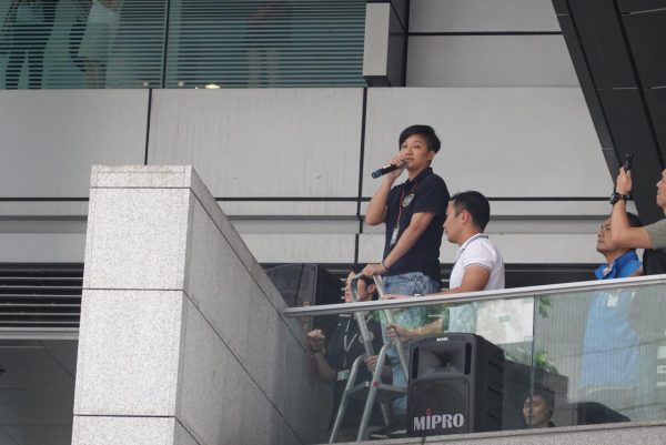 police negotiator in Hong Kong