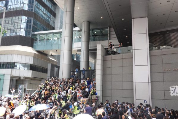 police negotiator in HK