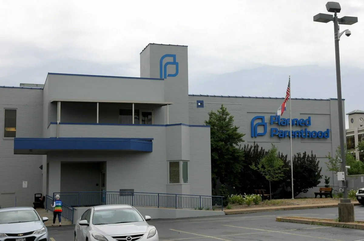 Exterior of the Planned Parenthood of the St. Louis Region and Southwest Mo., on June 21, 2019. (Christian Gooden/St. Louis Post-Dispatch via AP)