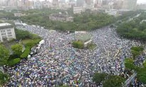 Thousands of Taiwanese Rally Against Beijing Infiltration Through Media
