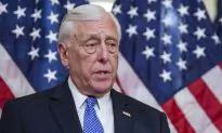 Congressional Pay Raise Headed for Senate-House Deadlock