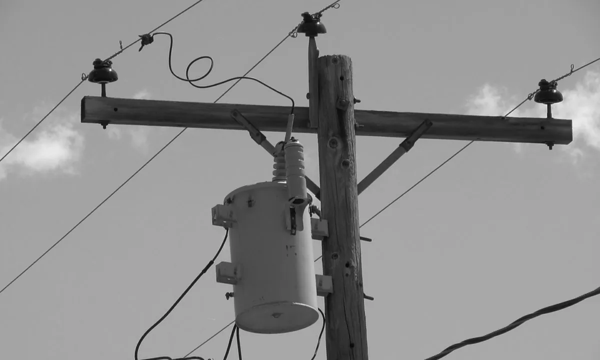 Stock image of a transformer on a utility pole. (Bitcountry/Pixabay)