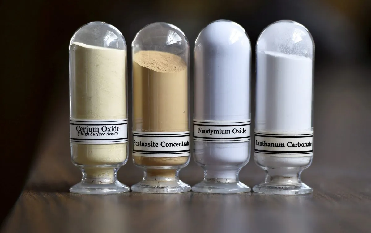 Samples of rare earth minerals from left: Cerium oxide, Bastnaesite, Neodymium oxide and Lanthanum carbonate at Molycorp's Mountain Pass Rare Earth facility in Mountain Pass, California. U.S. on June 29, 2015. David Becker/Reuters)