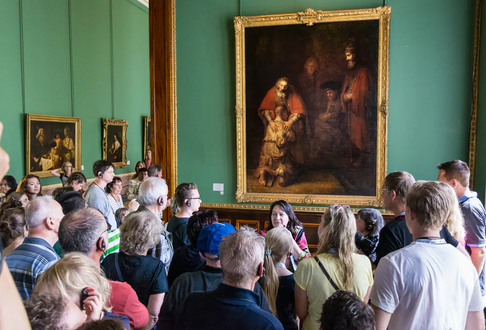 Seeing an actual painting, rather than a reproduction, can make a huge difference, according to artist Niko Chocheli. "The Return of the Prodigal Son" by Rembrandt van Rijn at the State Hermitage Museum in St. Petersburg, Russia. (Sergieiev/Shutterstock)