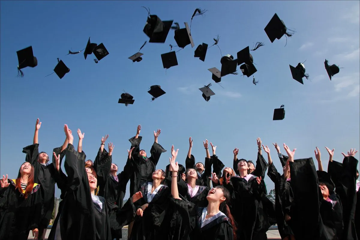 Nothing beats graduations for satisfaction in a job well done. (PikWizard/CC0)
