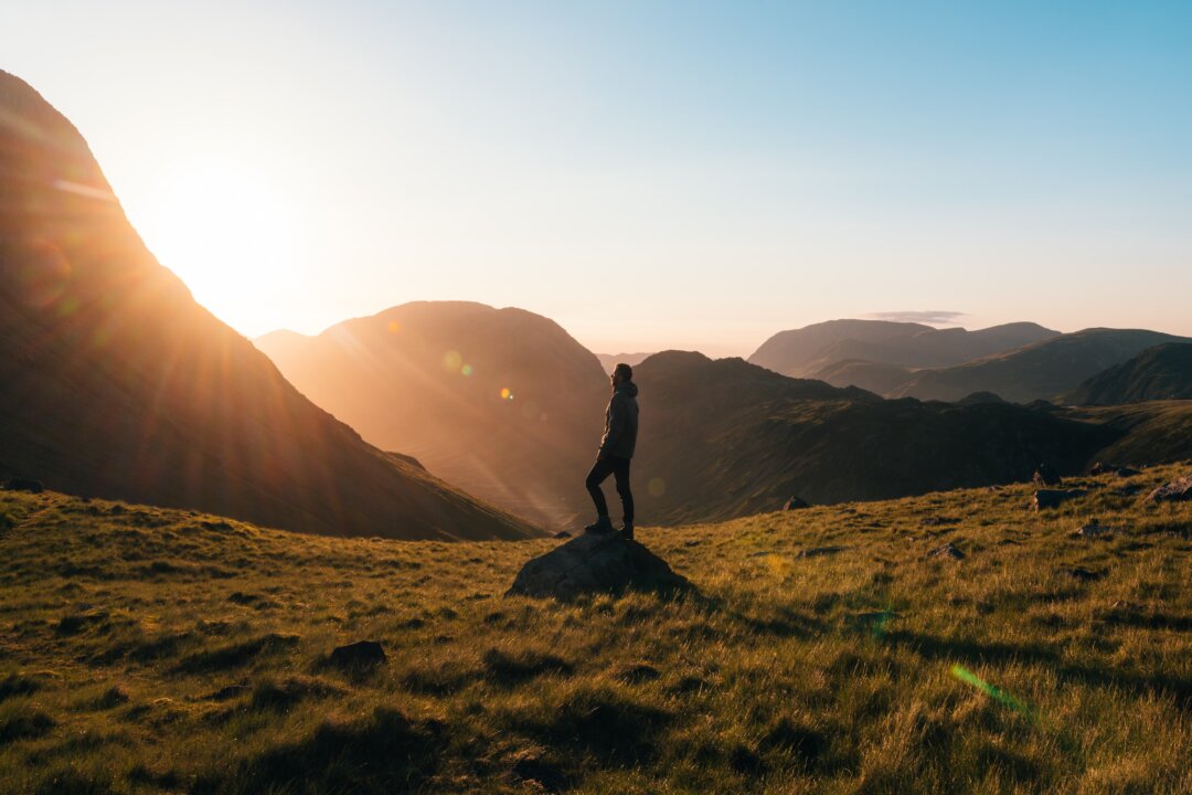 The beauty of nature can strike something deep in the human mind, triggering an experience of awe that researchers say can make people kinder. (Stock Snap)