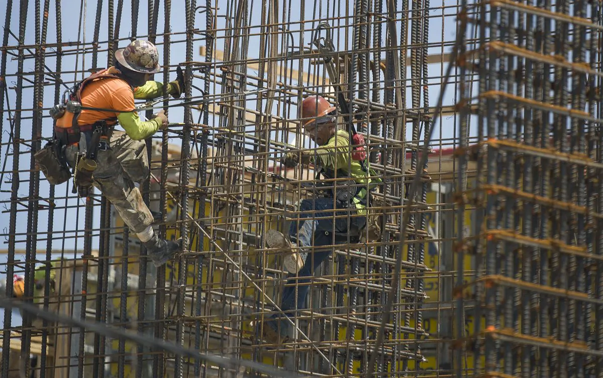 Construction workers in Miami, Fla., on May 17, 2019. (Joe Raedle/Getty Images)