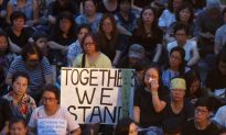 Hong Kong Mothers March in Support of Student Protesters