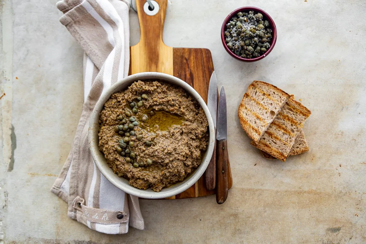Chicken liver crostini. (Giulia Scarpaleggia)