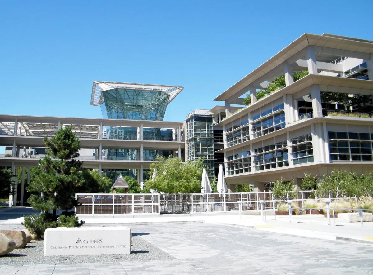 CalPERS headquarters in Sacramento, Calif. (Coolcaesar/CC-BY-SA-3.0/Wikimedia Commons)