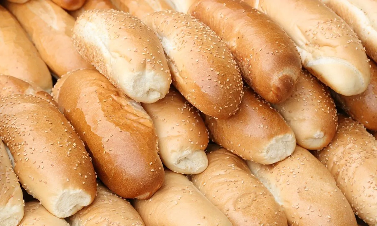 Stock image of hot dog buns. (Olafpictures/Pixabay)