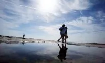 Father Drowns Rescuing 8-Year-Old Daughter From Rip Current in Florida