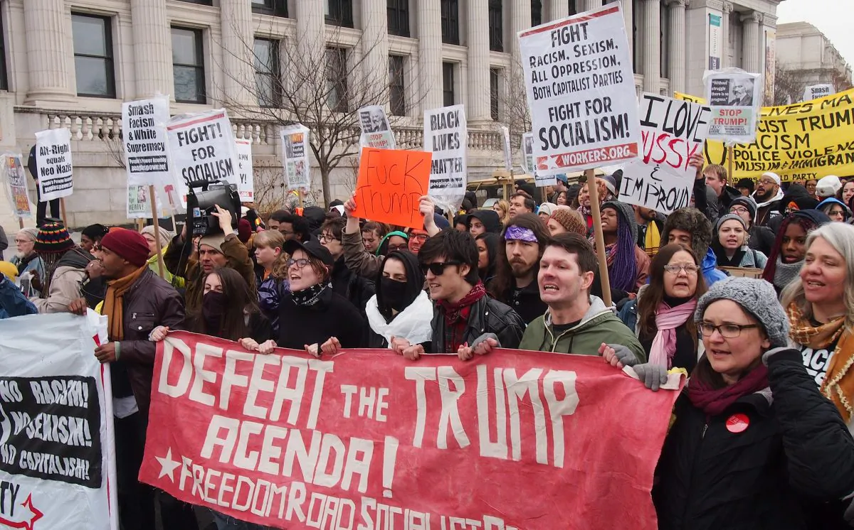 Freedom Road Socialist Organization supporters during an anti-Trump march in Washington on Jan. 20, 2017. (Slowking/GFDL 1.2 [https://bit.ly/2SdJbpl])