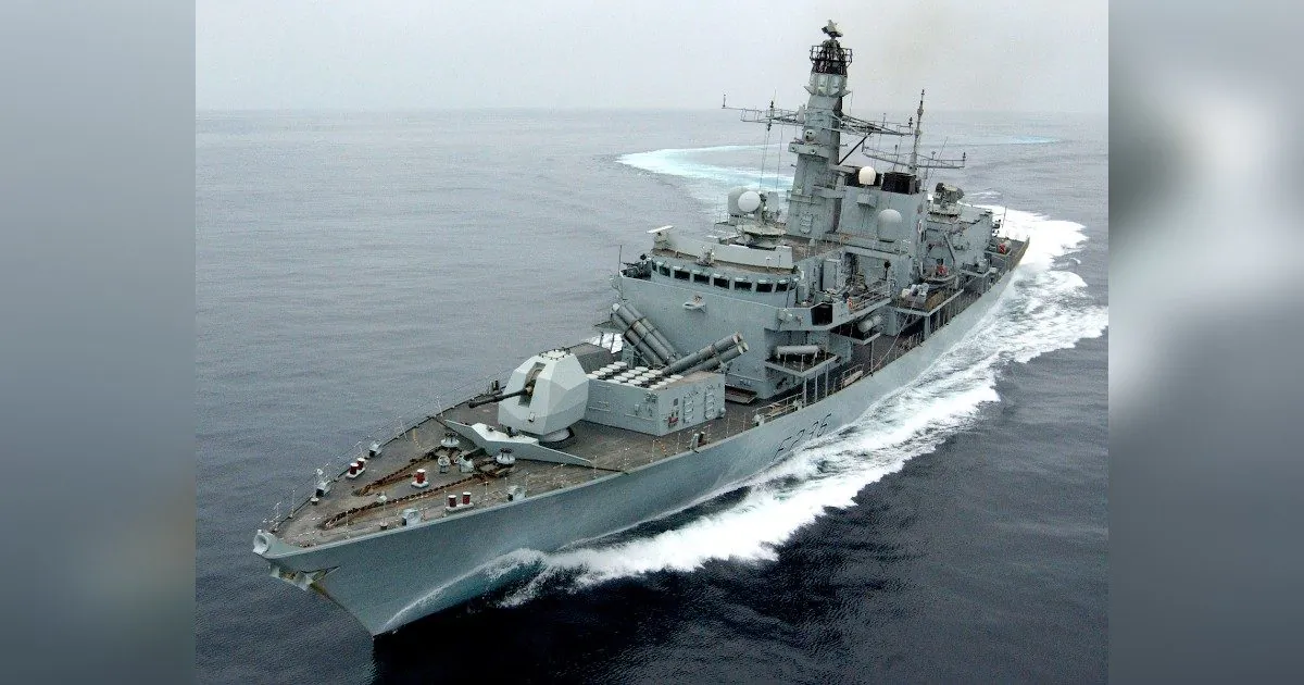 British warship, Royal Navy Type 23 frigate HMS Montrose performs a series of tight turns during exercise Marstrike 05 off the coast of Oman March 22, 2005. (Mick Storey/Royal Navy/Handout via Reuters)
