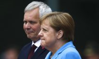 Doctor Weighs In on Possible Cause of Merkel’s Shaking
