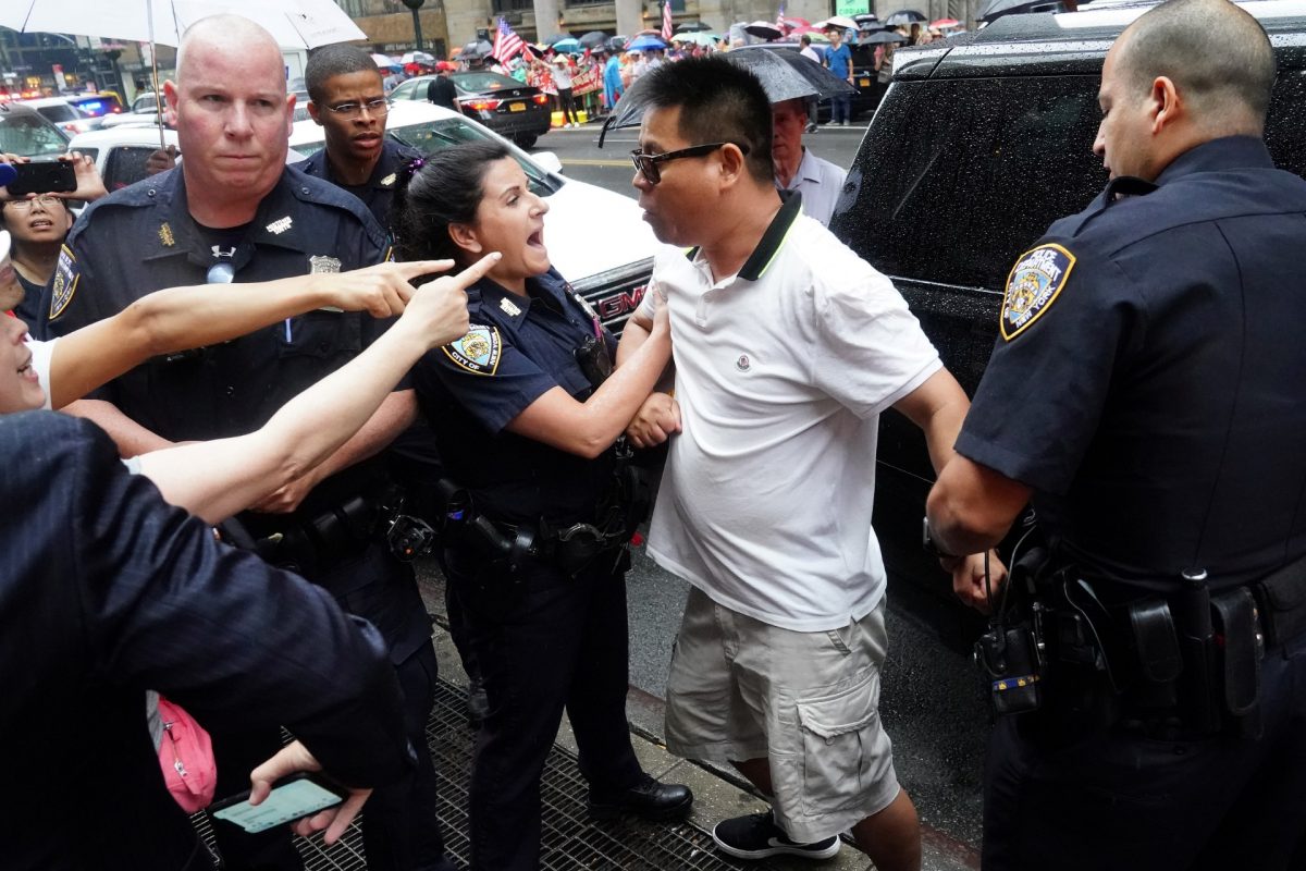 2019-07-12 police arrest pro china protester_TAIWAN-CHINA