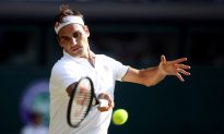 Roger Federer Holds Off Rafael Nadal to Reach Wimbledon Final