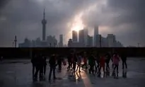 Shanghai Resident Says Student Tests Positive for COVID-19 Days After Pudong Airport Case