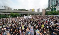 Hong Kong Extradition Protesters Expand Fight to Suburbs