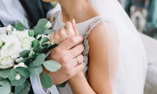 Deaf Groom Tears Up When Bride Locks Eyes With Him and Starts ‘Singing’ With Her Hands