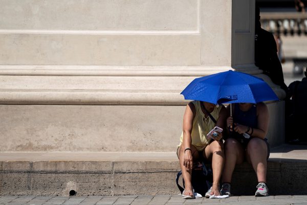 Umbrella Shade heatwave heat wave