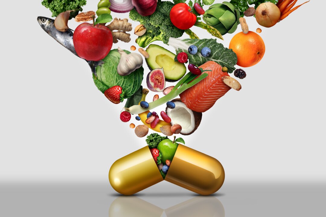 Food is the best place to get your vitamins—and your antioxidants. (Lightspring/Shutterstock)