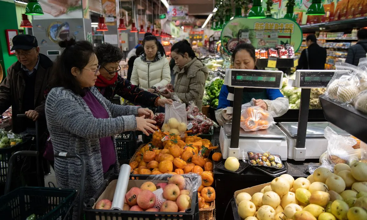 A fruit market in China. (Nicolas Asfouri/AFP/Getty Images)