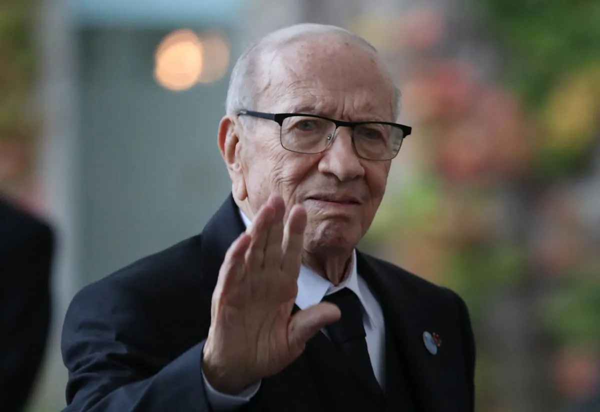 President of Tunisia Beji Caid Essebsi waves as he arrives at the Chancellery during the "Compact with Africa" conference in Berlin, Germany on Oct. 30, 2018. (Sean Gallup/Getty Images)
