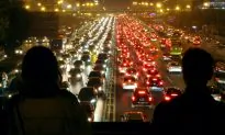 Drunk Driver Begs Police Not to Detain Her, Claims to be an Internet Celebrity