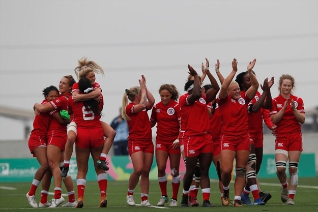 Canada's women's rugby sevens team celebrate on the field after their 24-10 win against the United States on July 28, 2019. (Oscar Muñoz Badilla/PanamSports)