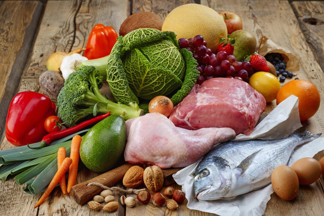 Low-carbohydrate diets have also been shown to help people achieve remission. (MaraZe/Shutterstock)