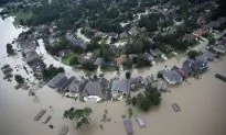 Texas Gov. Abbott Receives Briefing, Holds Press Conference on East Texas Flooding