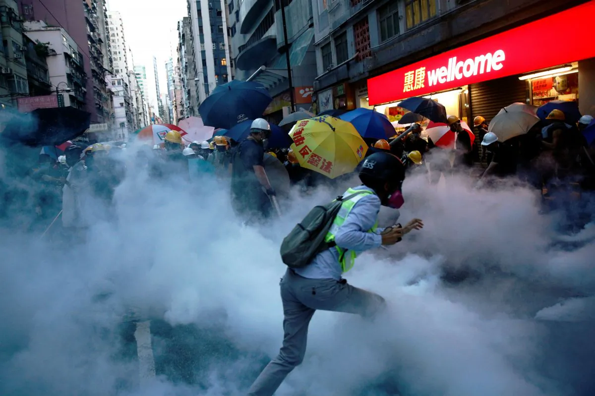 Demonstrators clash with police during a protest against police violence during previous marches, near China's Liaison Office, Hong Kong, China July 28, 2019. (Reuters/Edgar Su)