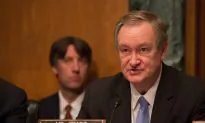 Senate Banking Chairman Blocks Election-Meddling Bill