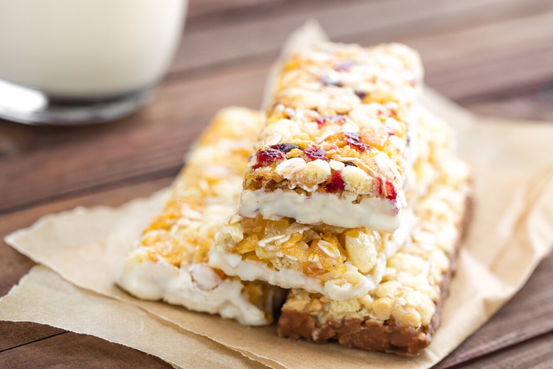 Granola bars are often sugary treats trying to pass themselves off as health food. (Sea Wave/Shutterstock)