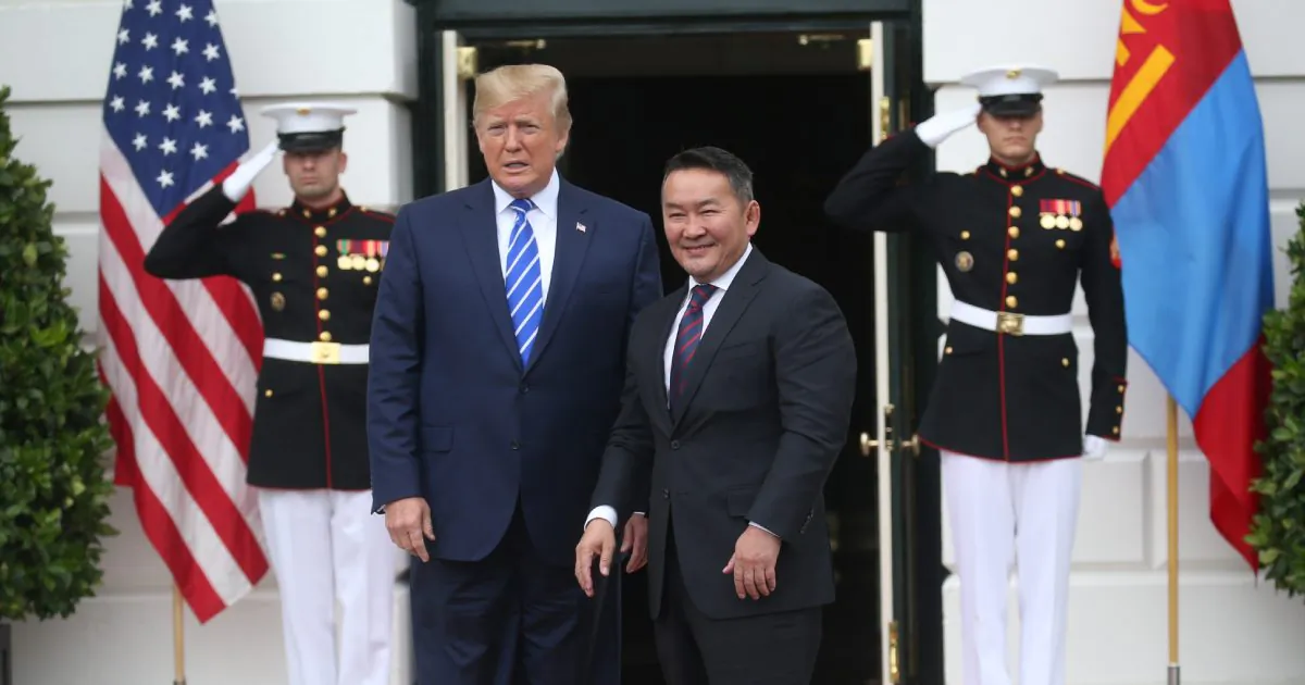 U.S. President Donald Trump welcomes Mongolia’s President Khaltmaagiin Battulga as he arrives at the White House in Washington, U.S., July 31, 2019. (Leah Millis/Reuters)