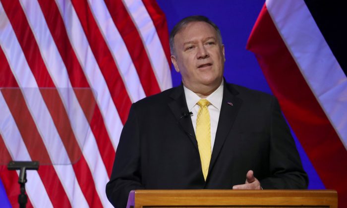 U.S. Secretary of State Mike Pompeo delivers a speech at Siam Society in Bangkok, Thailand on Aug. 2, 2019. (Jonathan Ernst/Pool/Reuters)